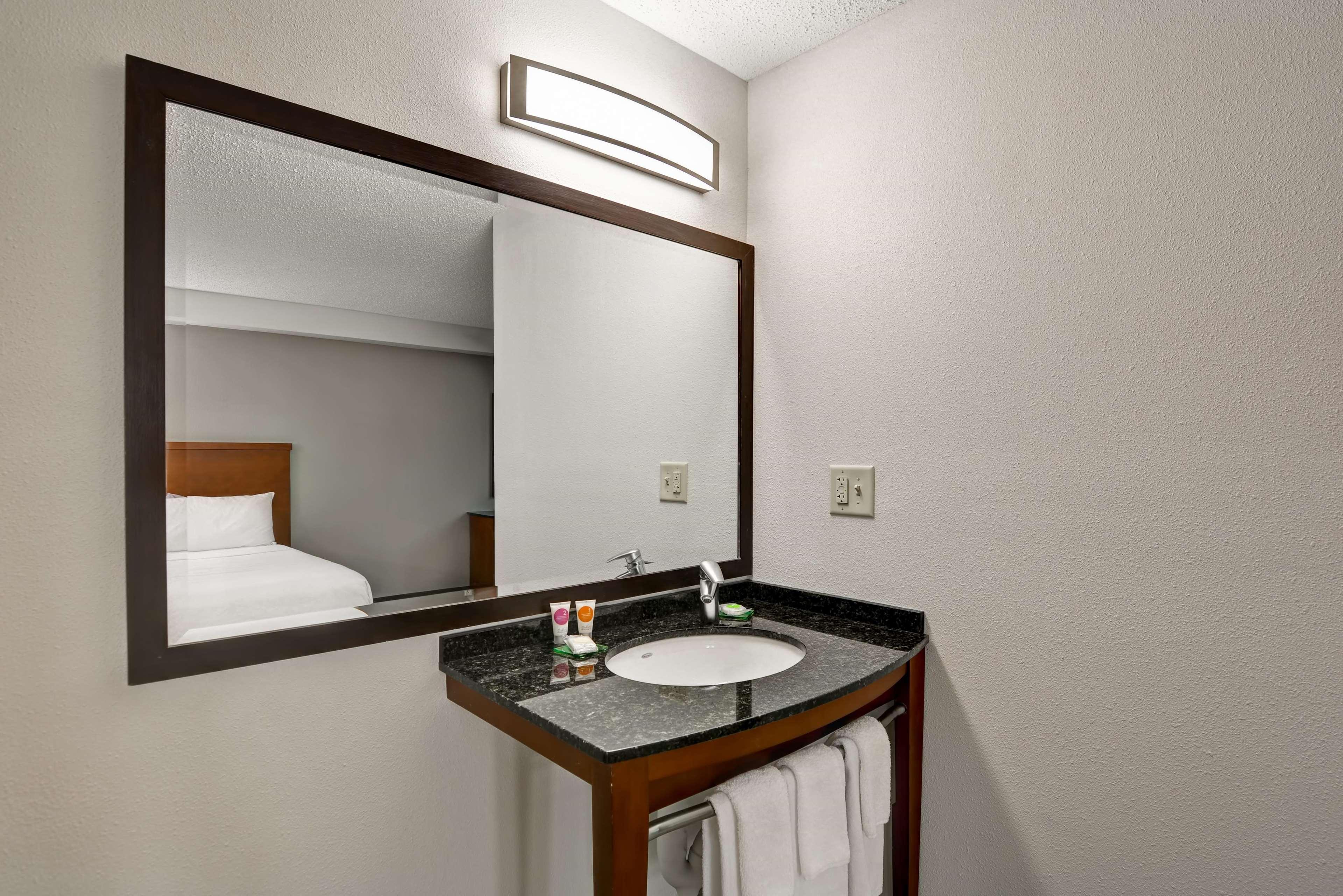 Hyatt Place Birmingham/Гувер Экстерьер фото