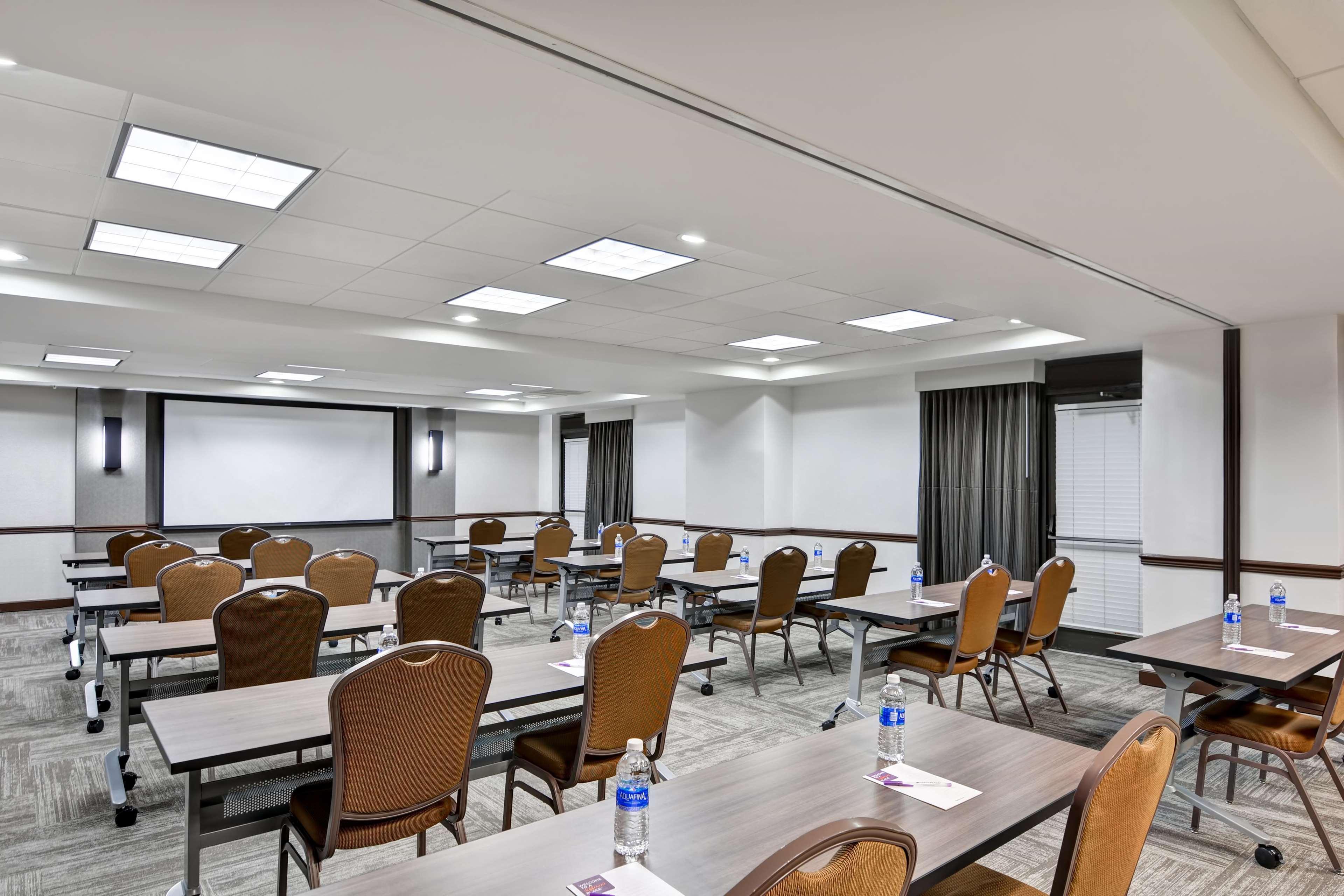 Hyatt Place Birmingham/Гувер Экстерьер фото